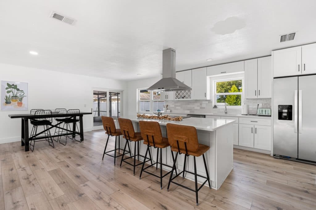 Kitchen & Bathroom
